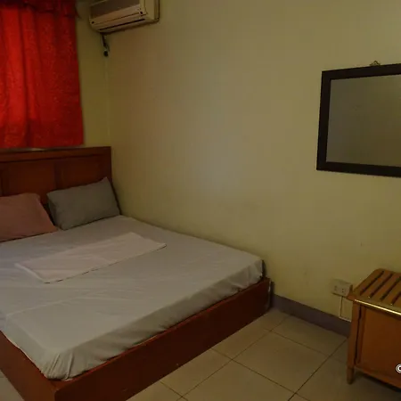 Oyo 790 Mango Inn